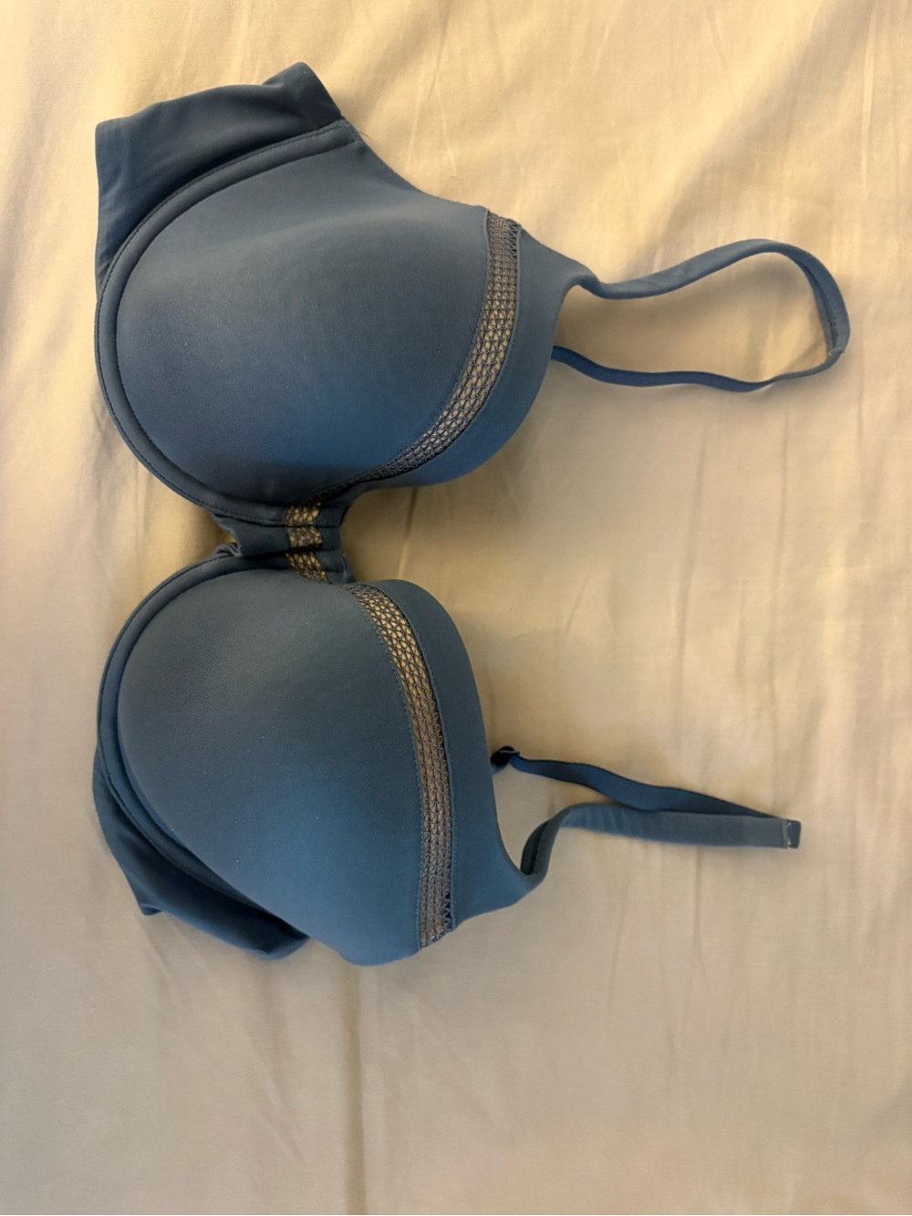 Victoria Secret Smooth Underwire T-Shirt Bra - Blue SO soft
